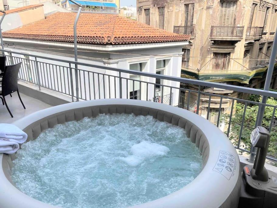 Openair Hot Tub/Big Balcony/Great Boutique Apt Athena Bagian luar foto